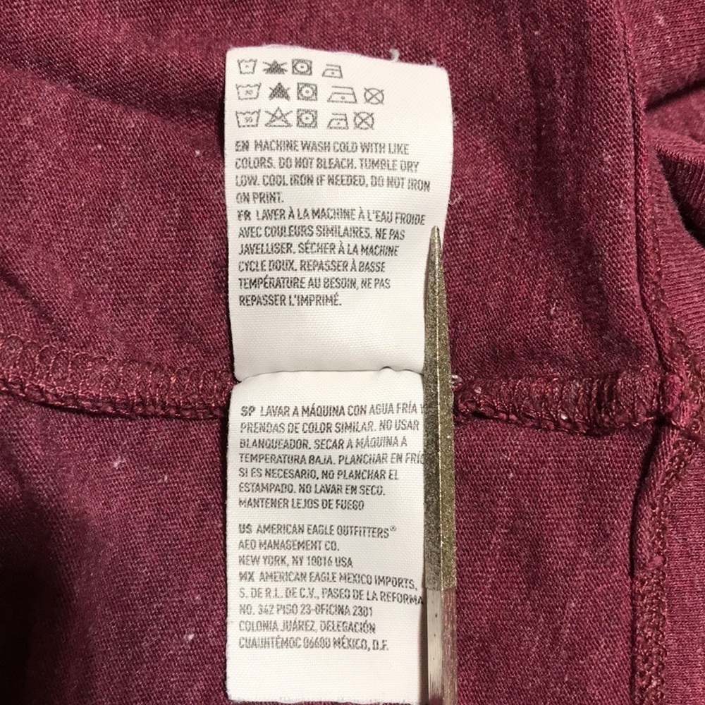 AMERICAN EAGLE OUTFITTERS LEGEND T Mens Burgundy Slate SL T-Shirt (Distressed)—M - Picture 6 of 13
